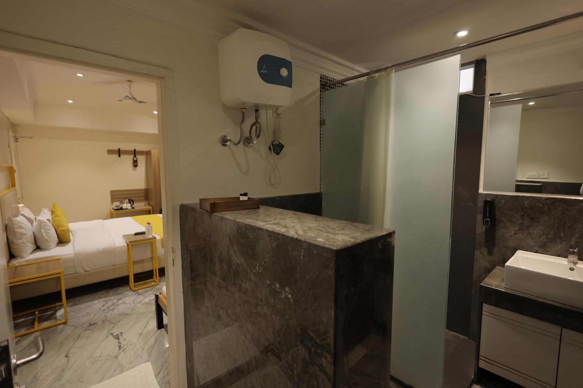 Phoenix - Unmatched Comfort Udaipur Eksteriør billede